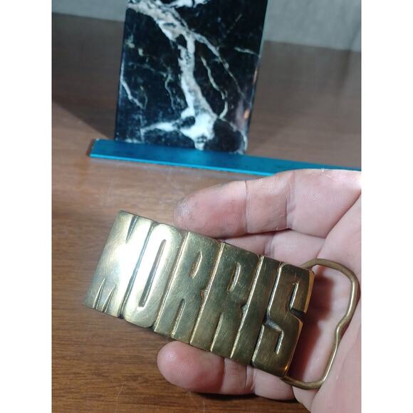 VINTAGE CUT-OUT NAME ***MORRIS*** SOLID BRASS BUCKLE Aminco. - Picture 3 of 5
